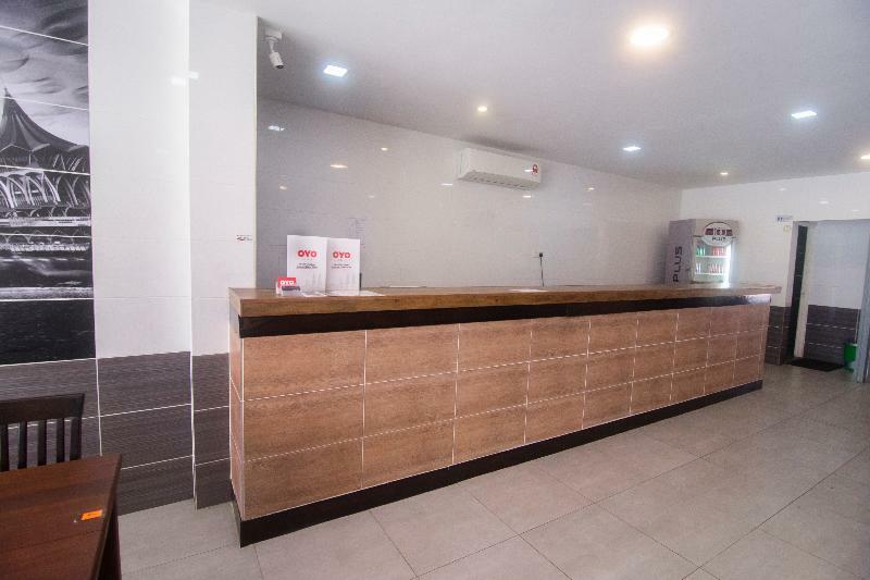 Oyo 836 Mandurah Room & Cafe Kuching Kültér fotó