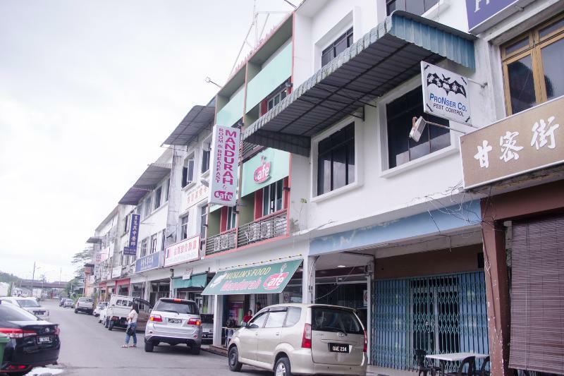 Oyo 836 Mandurah Room & Cafe Kuching Kültér fotó