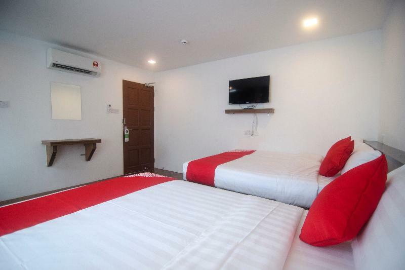 Oyo 836 Mandurah Room & Cafe Kuching Kültér fotó