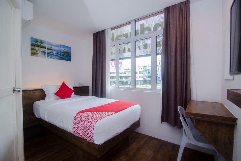 Oyo 836 Mandurah Room & Cafe Kuching Kültér fotó