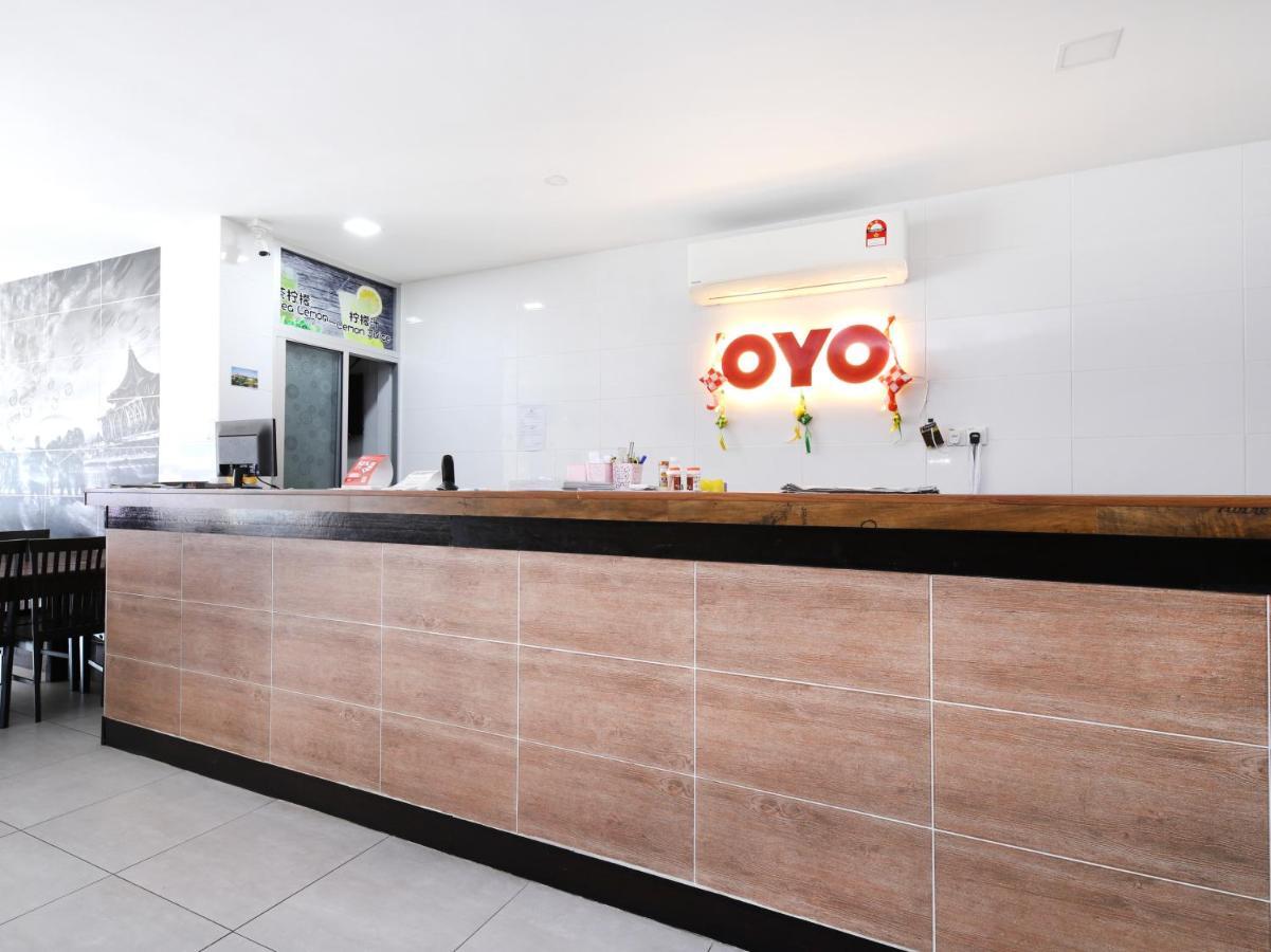Oyo 836 Mandurah Room & Cafe Kuching Kültér fotó